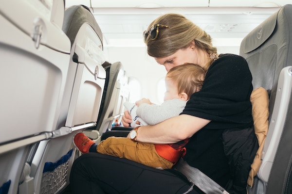 How to prepare for the first flight with baby