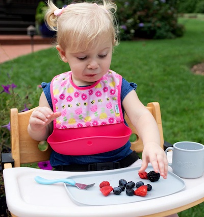 Green Sprouts Baby Snap and Go Bib For Baby Led Weaning
