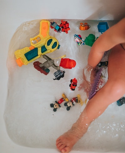 How to clean baby bath toys