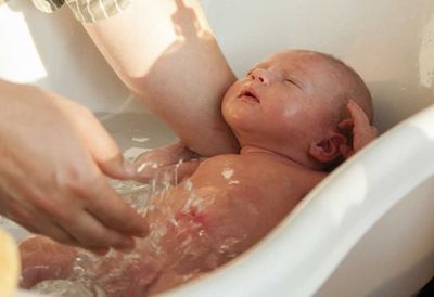 Is It Good To Bathe Baby With Eczema?