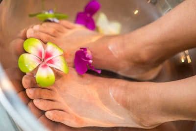Should I Use Hot Or Cold Water For Foot Swelling During Pregnancy