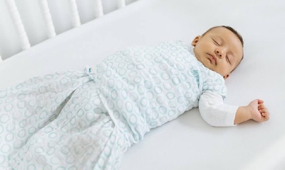 Keeping baby's hands warm at night Transition out of swaddle - swaddling with one arm out is it safe