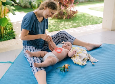 How To Dress Baby In Summer During The Day At Home